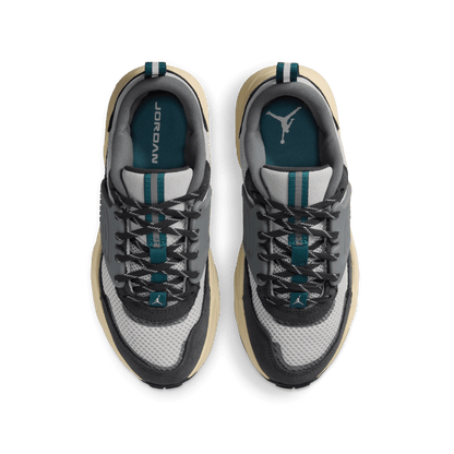 Big Kids' Jordan Trunner O/S "Photon Dust Anthracite Ash Green"