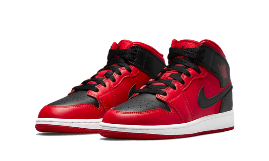 Air Jordan 1 Mid Reverse Bred