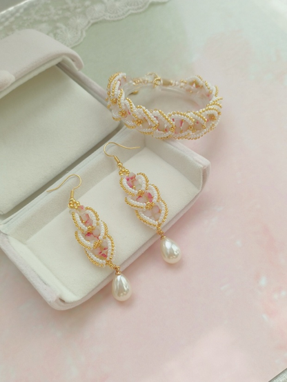 Handmade pink crystal and pearl jewelry set, romantic French-style bracelet and earrings.