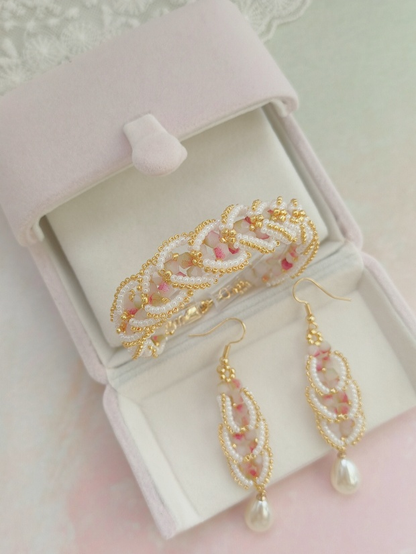 Handmade pink crystal and pearl jewelry set, romantic French-style bracelet and earrings.