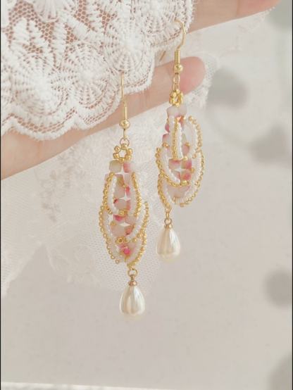 Handmade pink crystal and pearl jewelry set, romantic French-style bracelet and earrings.