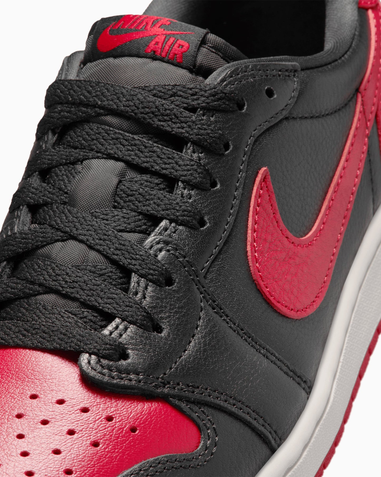 Air Jordan 1 Retro Low OG "Banned"