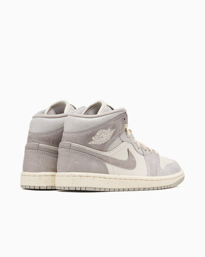 Air Jordan Women's 1 Mid SE