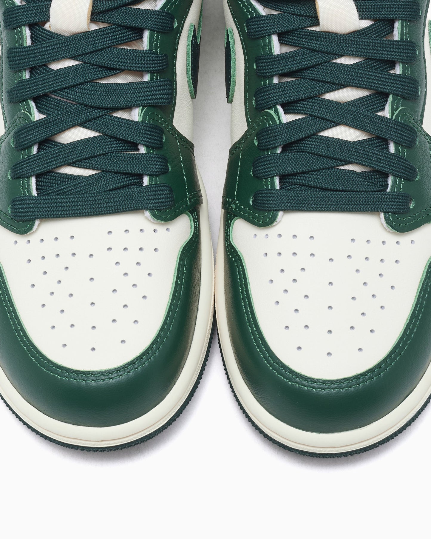 Air Jordan Women's 1 Retro High OG "Pro Green"